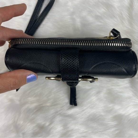 Mickey Mouse Disney Classic Wristlet Wallet. - Picture 6 of 12